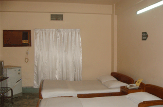 Room Standard 3 Bed AC -1, Golden Inn
